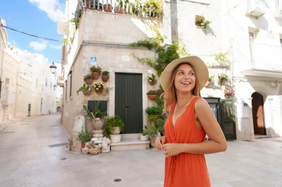 Turismo dei Territori: Borghi, Natura e Gastronomia Trainano la Destagionalizzazione in Italia. Trend e Preferenze
