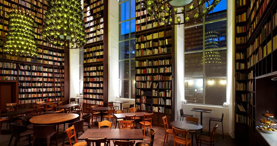 Hotel letterari: come realizzare l'angolo della lettura dedicato agli ospiti amanti dei libri