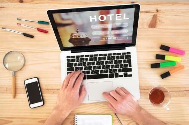 Prenotazioni online con tariffe non rimborsabili (clausola vessatoria)