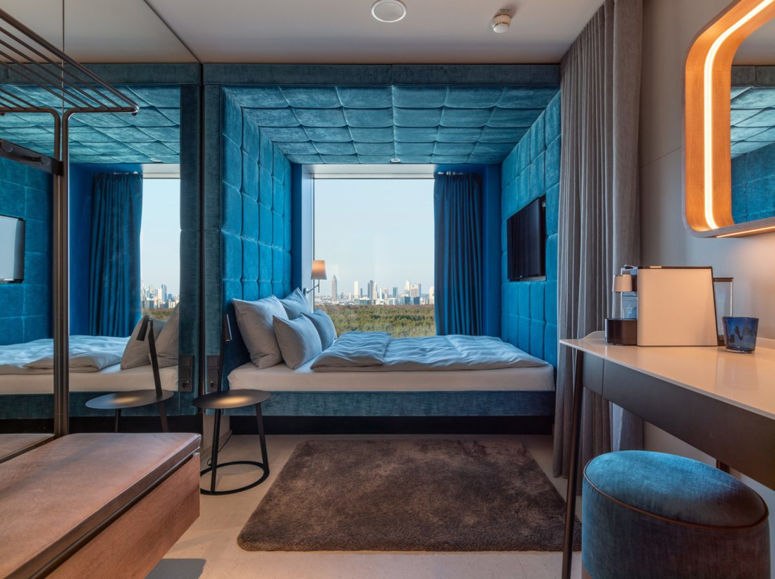 Smart Furniture e Tecnologia Integrata: L'Innovazione che Trasforma l'Ospitalità