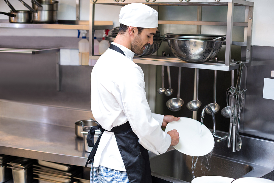 Plonge in hotel affidato ad aziende di outsourcing alberghiero